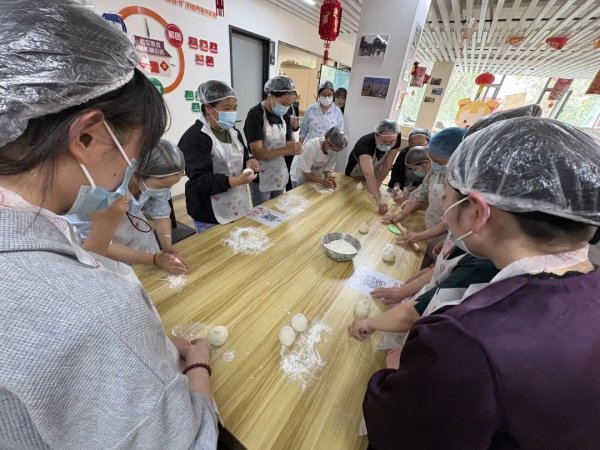 金八号配资 青海省西宁市城东区青年职工夜校开班