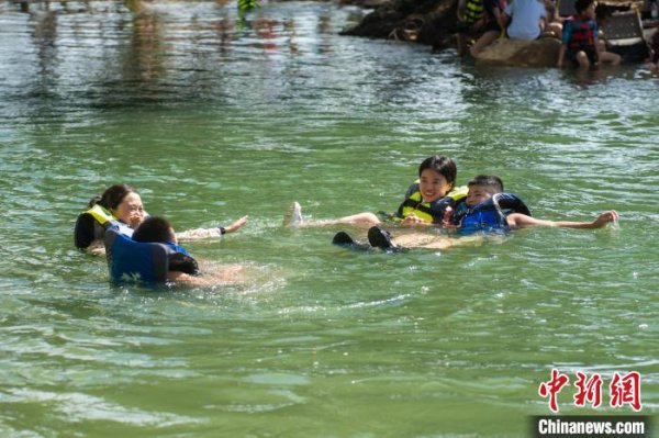 顺阳网 “窝囊旅游”出圈 Z世代爱上“又怂又爽”新玩法